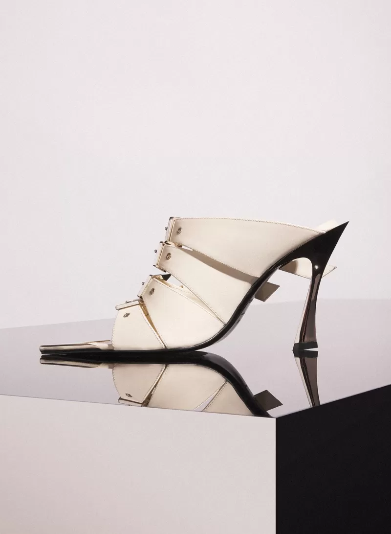 Hot MUGLER ivory shiny leather buckled fang 95 sandals